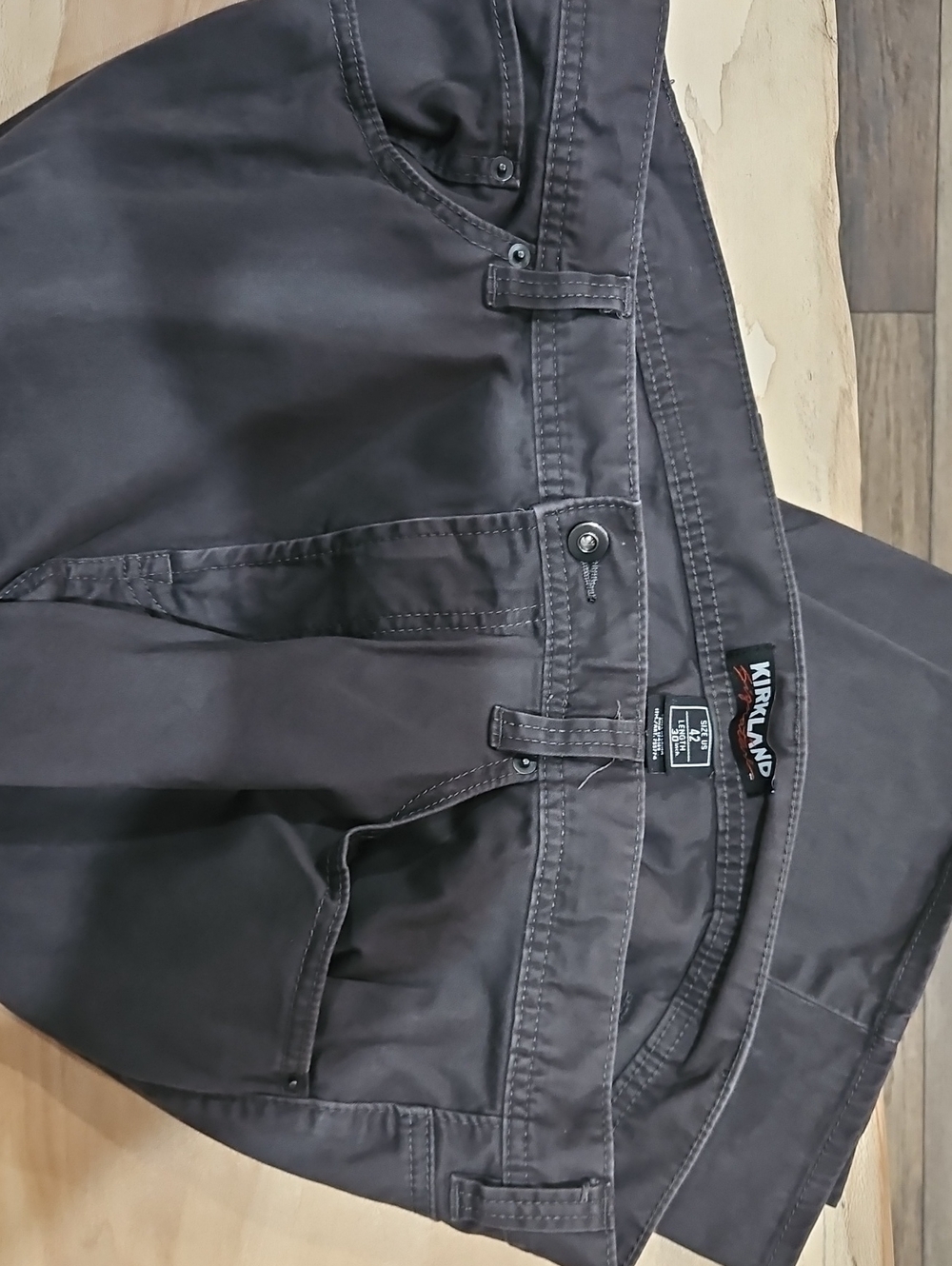 Kirkland Signature Men's Dark Gray Chino Pants 42\30
